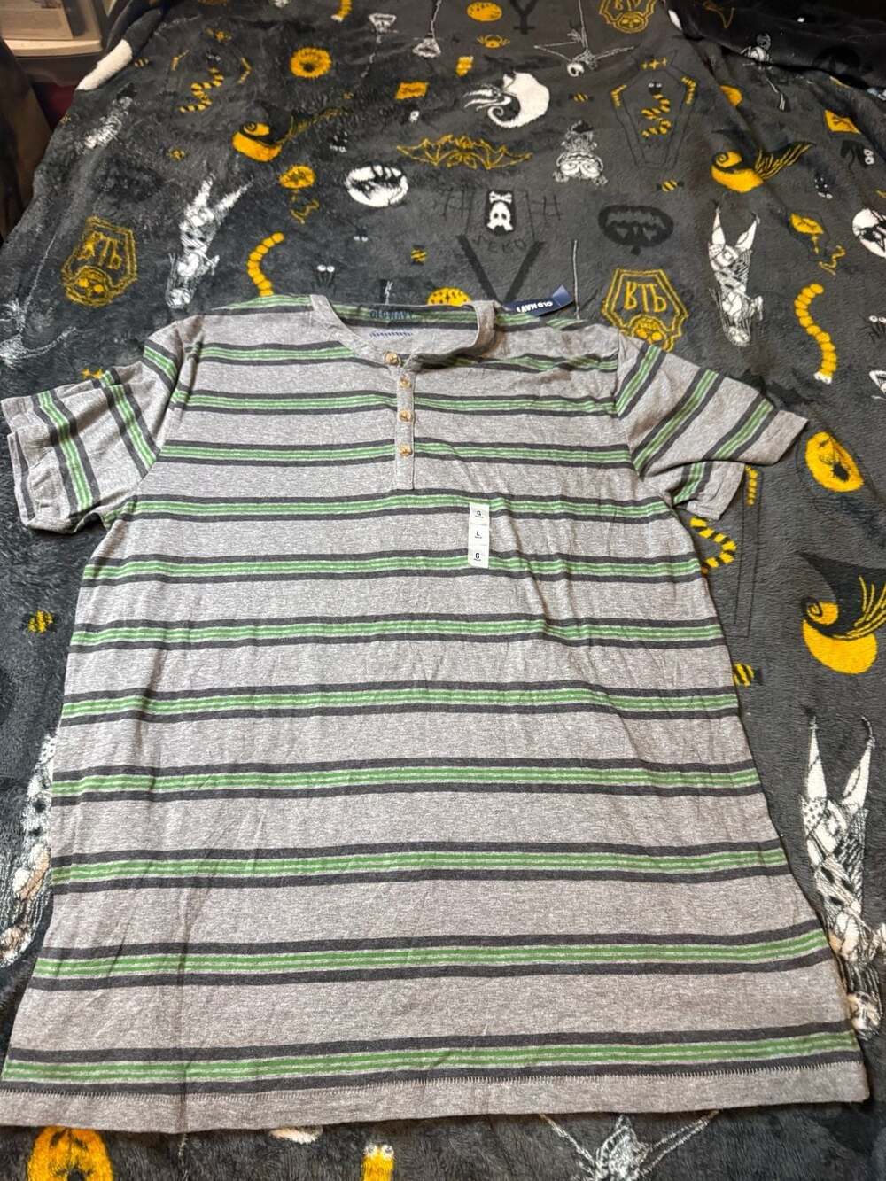 Old Navy Men's Gray and Green Striped Short-Sleeve Henley T-Shirt